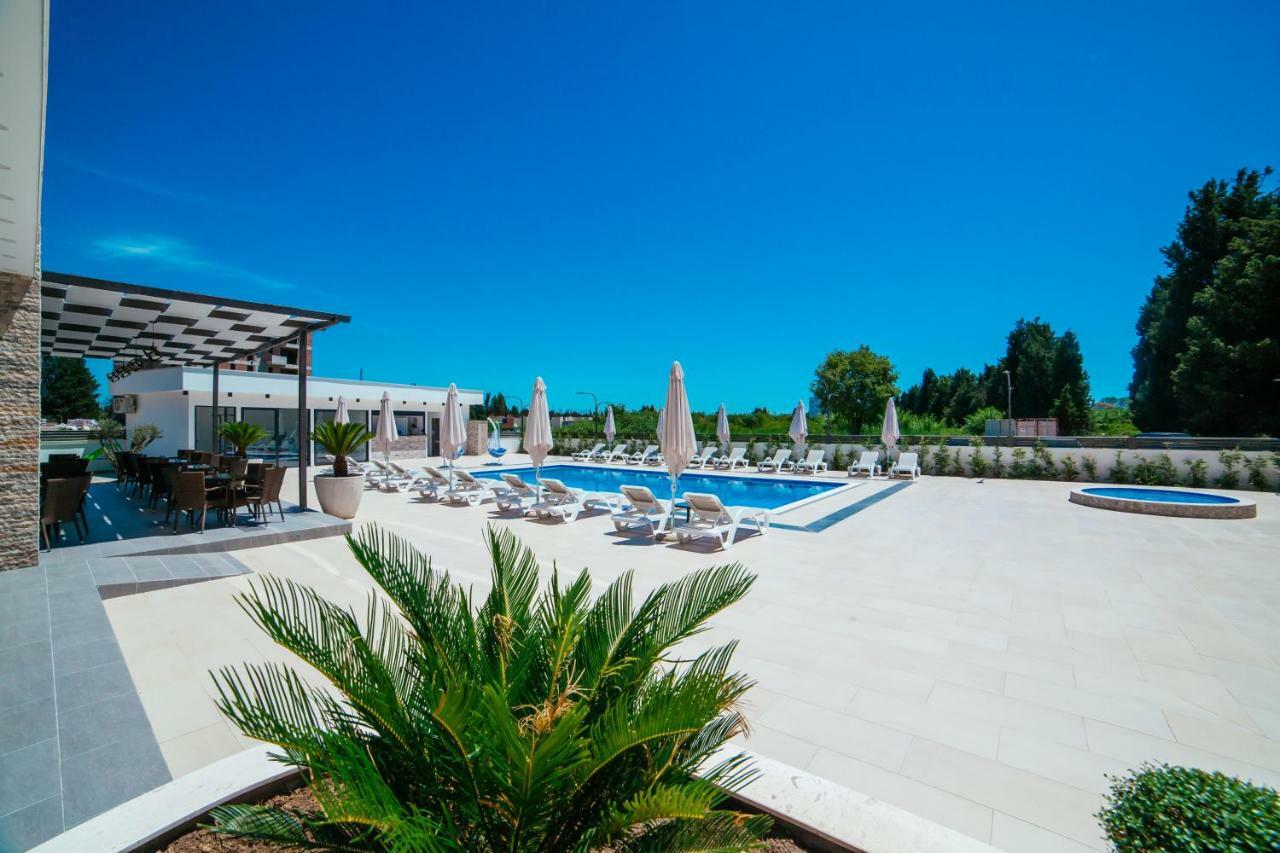 Hotel Ambiente Ulcinj Exteriér fotografie